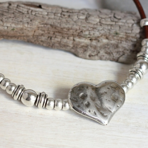 Silver heart necklace with silver beads - Picture 1 of 4